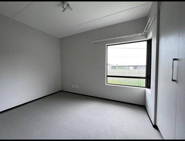 2 BEDROOM APARTMENT FOR SALE IN FOURWAYS
